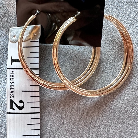 Ava & Aiden Jewelry - Ava & Aiden 1 1/2” gold hoop earrings